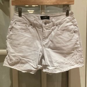 Women's white floral pattered jean shorts size 4
